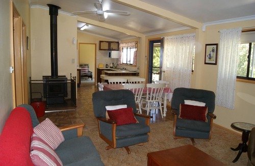 Lidster Cottage | " Yarrindi " Garden Cottage