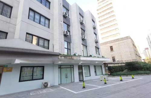 Haining Road Apartment | 忆-SH Cinema Serviced Independent Apartment B&B-Near East Nan Jing Road-People's Square-line8&12