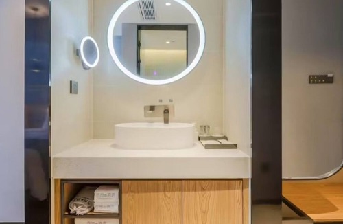 Donghu Qu Hotel | Yifeng hotel