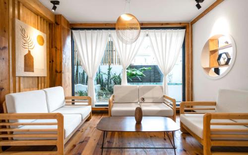 Dali Ancient Town Hotel | Yishanju Designer Hotel, Dali Ancient City