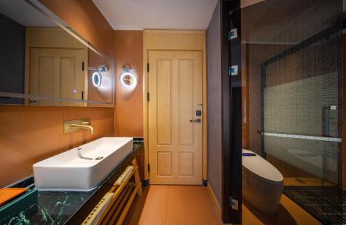 Yiwu Hotel | Yiwu WanYue International Holiday Inn