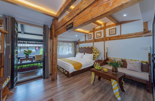 Dayan Old Town Bed & Breakfast | Yiyuan Snow Mountain View Historical Naxi House - Lijiang Old Town Mufu branch