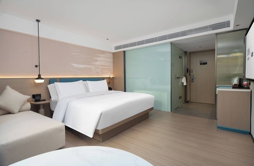 Haizhu Hotel | Yizhi Hotel Changgang Metro Station - Free Shuttle Bus during Canton Fair
