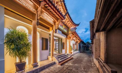 Shuhe Old Town Hotel | Yuben Travel Style - Lijiang Shuhe Ancient Town Store