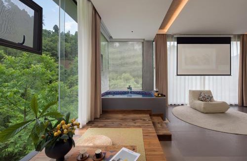 Fenghuang Hotel | Yuechuang Banshandu Homestay (Hongqiao Tuojiang Store, Fenghuang Ancient Town)