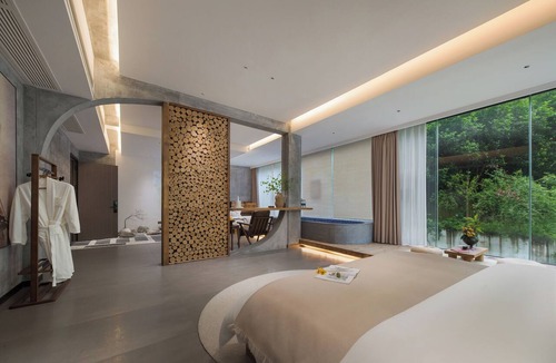Fenghuang Hotel | Yuechuang Banshandu Homestay