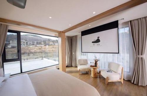 Shangri-La House | Yunlanli Mountainside Homestay