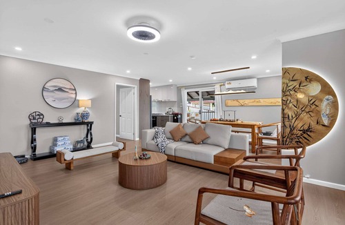 Ambarvale House | Zen Oriental Retreat-4BR New Home for 8-near Campbelltown Hospital