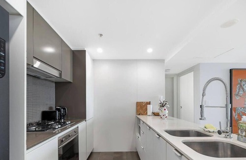 Zetland Apartment | Zetland 3BR/Walk to Train & Shops