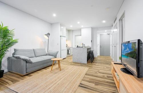 Zetland Apartment | Zetland near Shops & Train with Gym&Pool for 6ppl