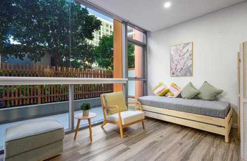 Zetland Apartment | Zetland near Shops & Train with Gym&Pool for 6ppl