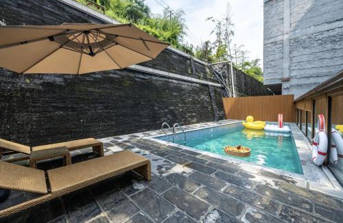 Wulingyuan Hotel | Zhangjiajie Boman Smart Hotel -10min to Forest Park East Gate & English Butler & Tour Tickets-The pool opens in the summer