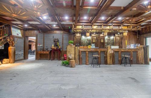 Wulingyuan Bed & Breakfast | Zhangjiajie Cloudscape Courtyard Hotel-Vegan Available, Chinese Retro Style,Tea Culture Experience, Free Breakfast ,Travel Guide& Book Tickets,Friendly Host,Orient esthetics
