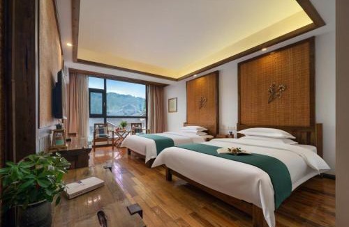 Wulingyuan Bed & Breakfast | Zhangjiajie Cloudscape Courtyard Hotel-Vegan Available, Chinese Retro Style,Tea Culture Experience, Free Breakfast ,Travel Guide& Book Tickets,Friendly Host,Orient esthetics