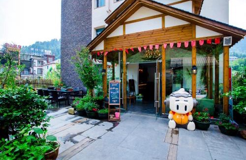 Chaqiyu House | Zhangjiajie Forest Park Youth Hostel