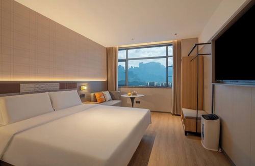 Yongding Hotel | Zhangjiajie Homeinn Plus Hotel