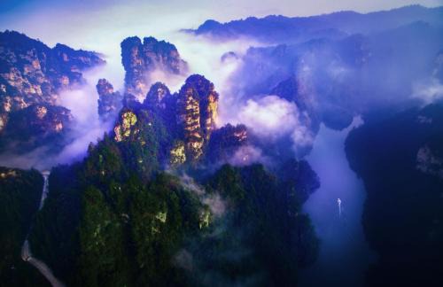 Wulingyuan House | Zhangjiajie J&M Hotel-New Hotel,Exclusive Location,Free Drop off Service to East Gate of forest park,Free Self-Service Laundry & Drying, Attraction Tickets Serivce in advance