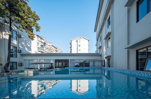 Wulingyuan Hotel | Zhangjiajie J&M Hotel-New Hotel,ExclusiveLocation,Free Drop off Service to East Gate forest park,Free Self-Service Laundry & Drying,Attraction Tickets Serivce in advance