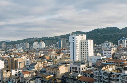 Yongding Apartment | Zhangjiajie Local Vibe Downtown Guesthouse & 2 consecutive nights include 1 free pick-up &Free Kitchen & Special Attraction Tickets