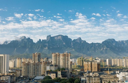 Yongding Apartment | Zhangjiajie Local Vibe Downtown Guesthouse & 2 consecutive nights include 1 free pick-up &Free Kitchen & Special Attraction Tickets