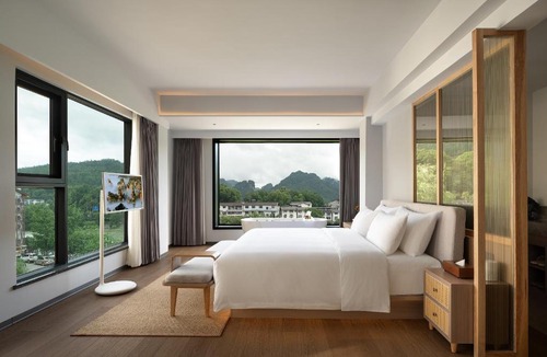Wulingyuan Hotel | Zhangjiajie National Park RU Hotel-Free one way pick up service over 2 night,Free fresh coffee,Attraction Tickets Serivce in advance