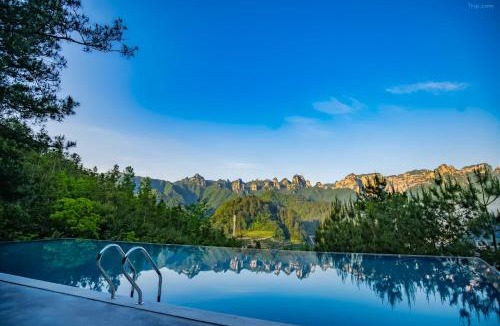 Wulingyuan Hotel | Zhangjiajie National Forest Park Villas hotel-Free pick-up-The only luxury forest villa in Zhangjiajie-Close to Forest Park-Free shuttle service to Forest Park-Personal butler service-Free breakfast & coffee-Free Aerial Shots