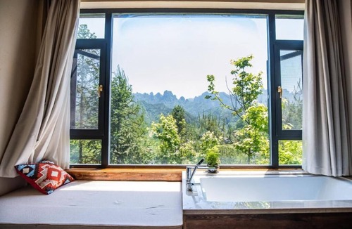 Wulingyuan Hotel | ZhangJiaJie Peak & Creek Resort