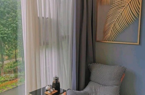 Chaqiyu Hotel | Zhangjiajie Southgate Flower Garden Lodge at the Park Entrance