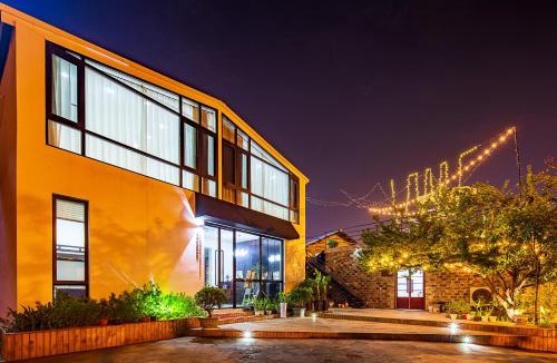 Yongding Hotel | Zhangjiajie Tianmen&Avator Mountin National Forest Park-Free pick up -free lanudry Close to the Hehua airport&Zhangjiajie West Railway Stetion -English language service Thirty One