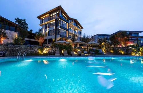Yongding House | Zhangjiajie Tianmenshan YOLO RELIAN Mt and River Collection-Riverside hotel with sunrise,sunset views, ticket service for attractions, afternoon tea,coffee, and laundry service