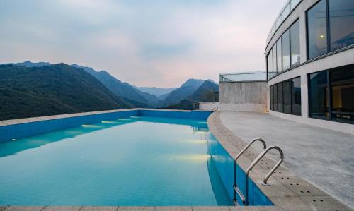 Zhangjiajie Hotel | Zhangjiajie Valley Secret Resort