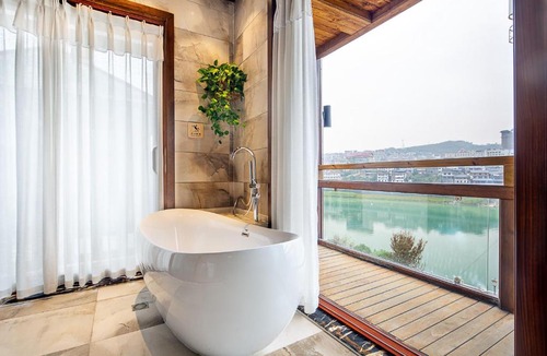 Yongding Hotel | Zhangjiajie Waterfront Huajian Inn & Tianmen shan National Forest Park & Free pick-up & Breakfast,Coffee,Tea