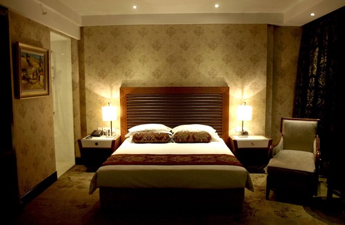 Shazhou Hotel | Zhenbao Holiday Hotel Nanjing Yuhua