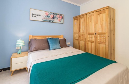 Zhongyuan District Apartment | Zhengzhou Gaoxin·Zhengzhou University Subway Station· Locals Apartment 00161000