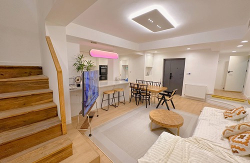Shanghai Apartment | ZHome-Gingkgo Garden- Four bedrooms duplex
