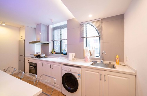 Downtown Shanghai Hotel | ZHome-Three floors 4 bedrooms