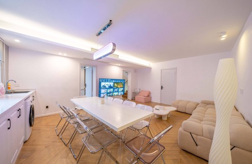Downtown Shanghai Hotel | ZHome-Three floors 4 bedrooms