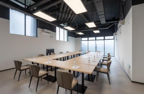 Xiangzhou District Hotel | Zhuhai International Convention and Exhibition Center Suisse Place Apartment Hote!