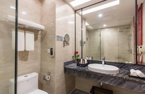 Hongqizhen Hotel | Zhuhai Manhattan Hotel