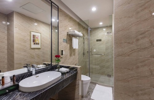 Hongqizhen Hotel | Zhuhai Manhattan Hotel
