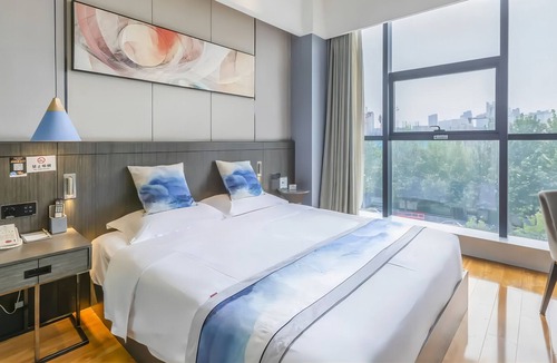 Zhongyuan District Hotel | zonglvshujiudian
