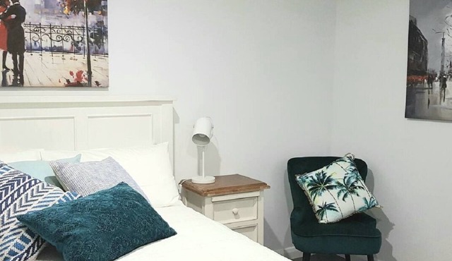 1 BEDROOM - GRIFFITH EAST APARTMENTS