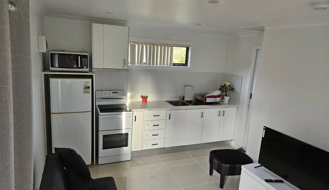 1 Bedroom self-contained compact granny accommodation