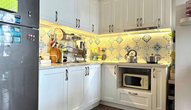 2 bedroom apartment 75m2, spacious, nice view, high speed wifi, full amenities.