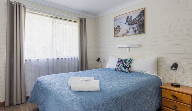 2 Bedroom Double Sofa Chalet Emu Beach