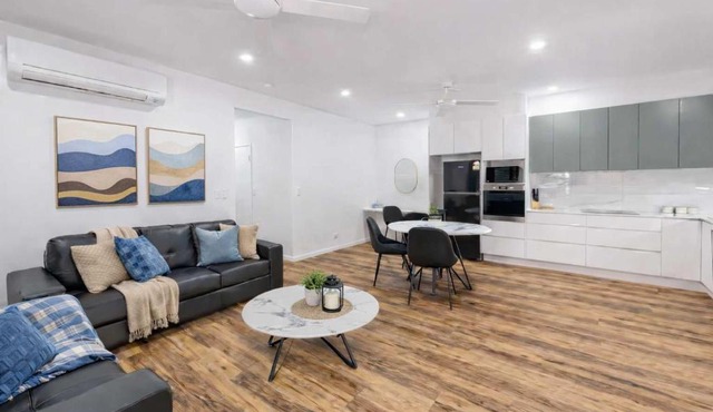 2BR 2BA Windsor Charm Townsville
