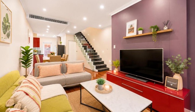 2BR House near Fish Market, Darling Harbour & ICC & CBD