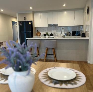 3 BD Penthouse with Private Balcony in Penrith