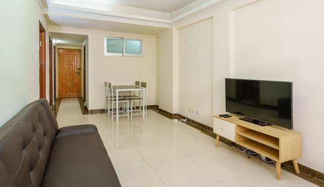3 bedroom big apt. + 2 bath near MTR, MY