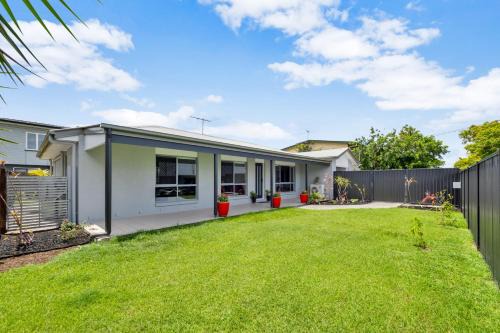 3 Bedroom Fully Renovated Home away from Home